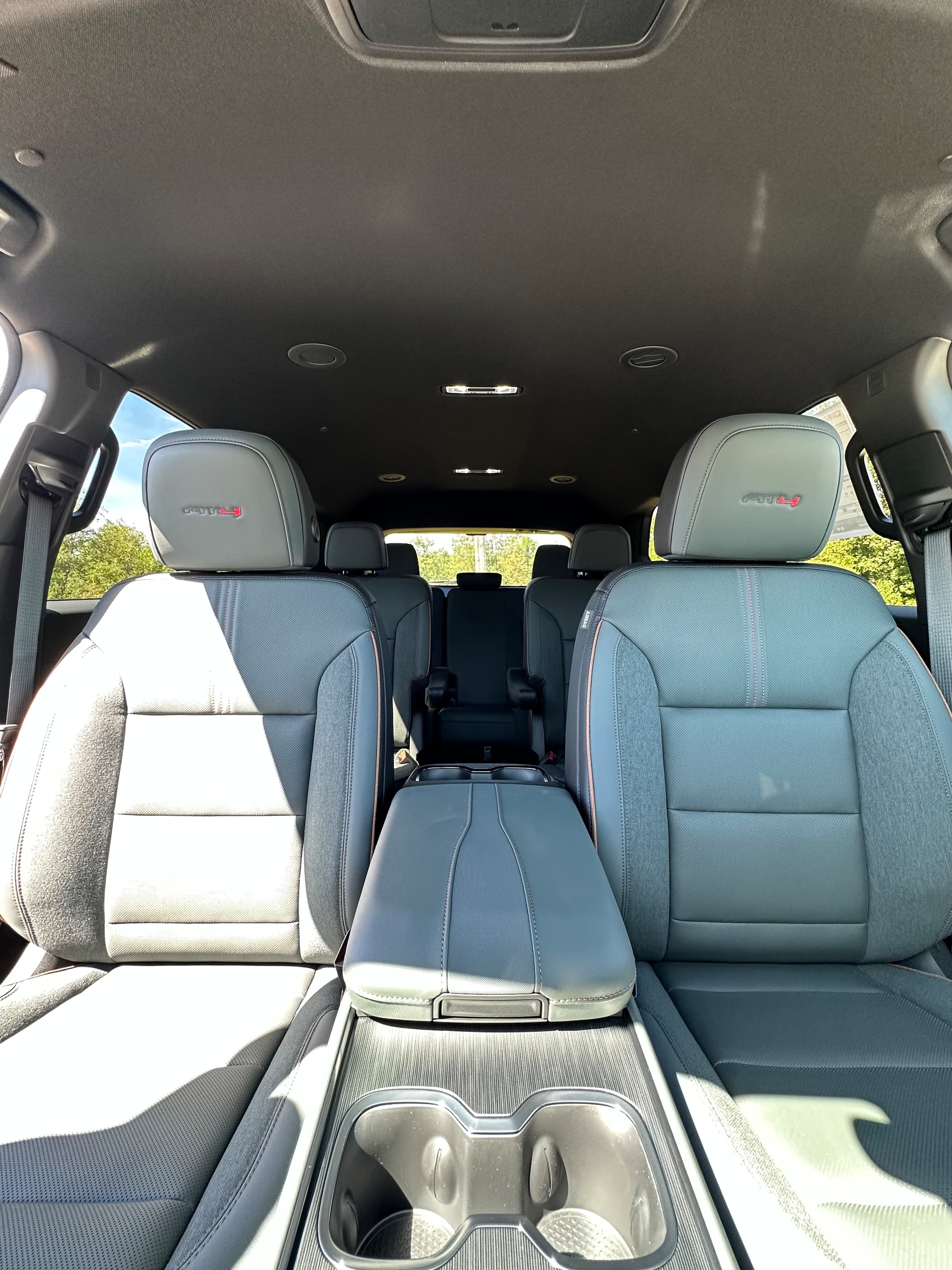 2026 GMC Acadia AT4 - Photo 9