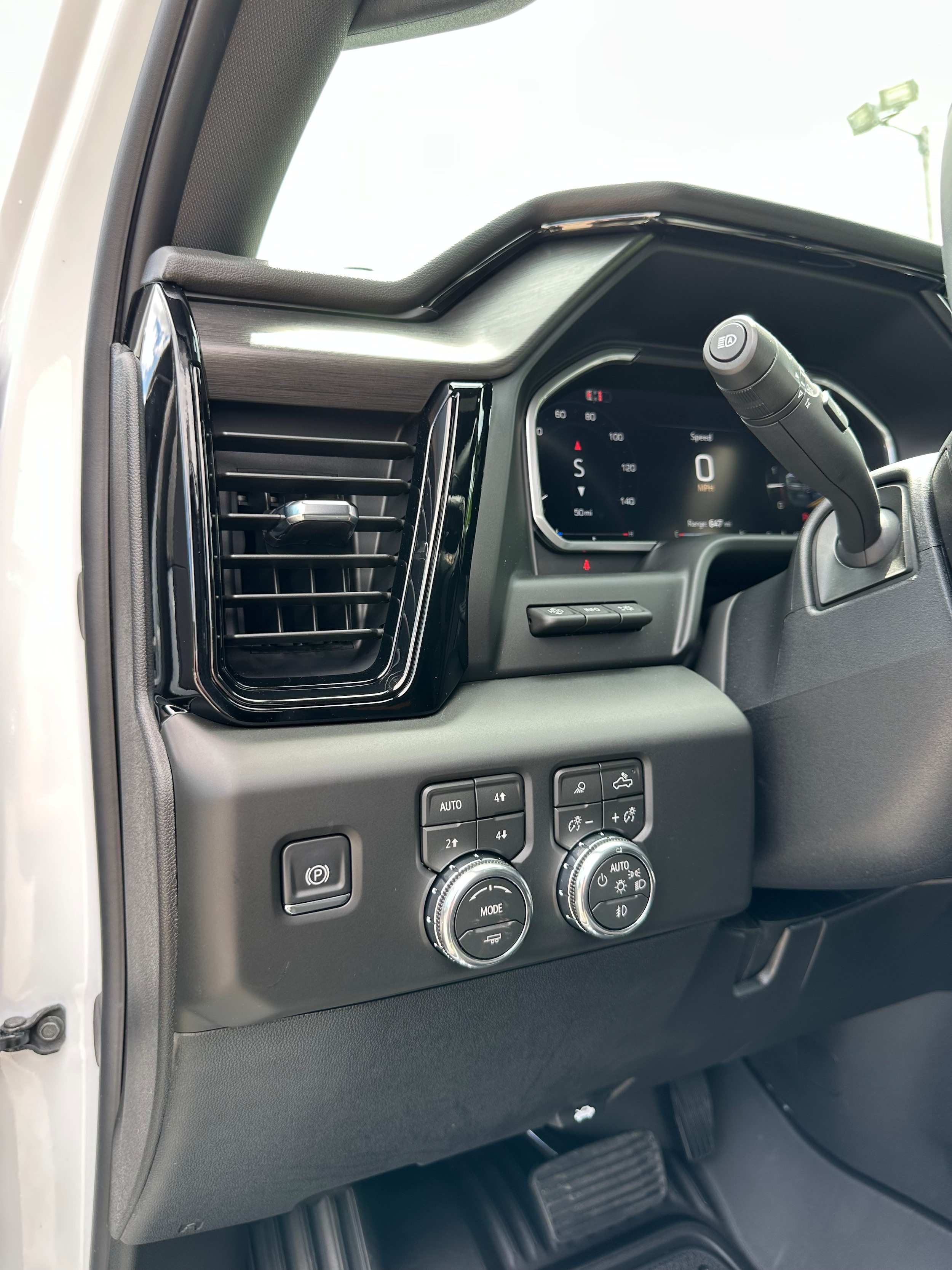 2026 GMC Sierra 2500HD AT4 - Photo 18
