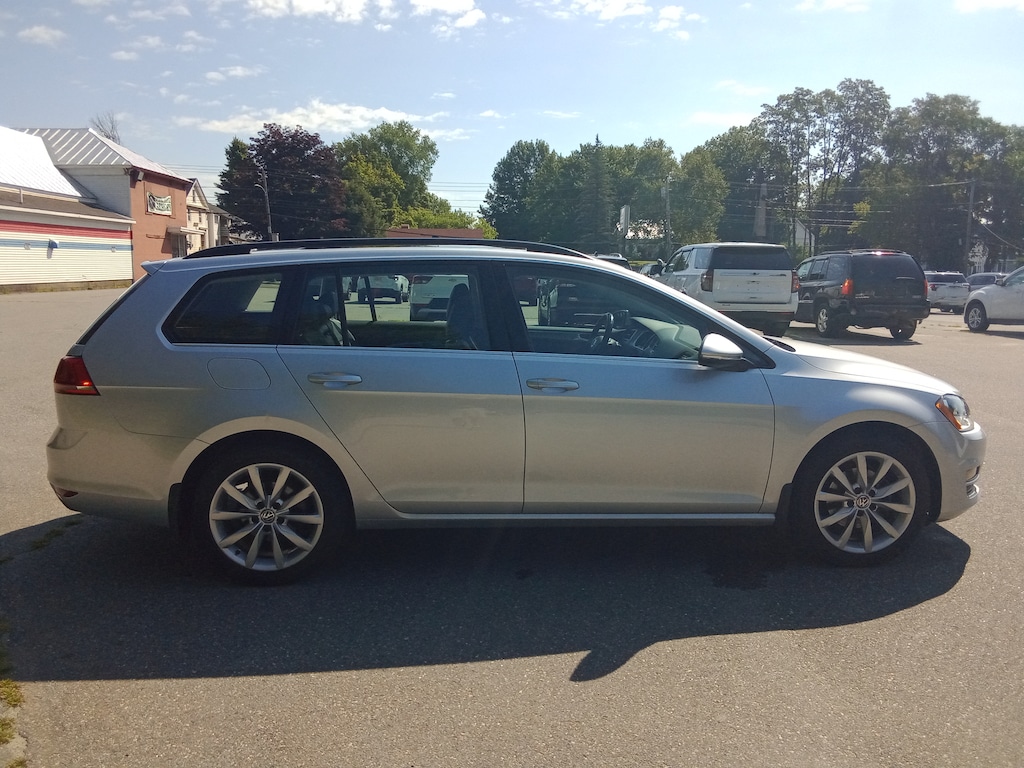Used 2016 Volkswagen Golf Sportwagen TSI SE 4-Door Wagon