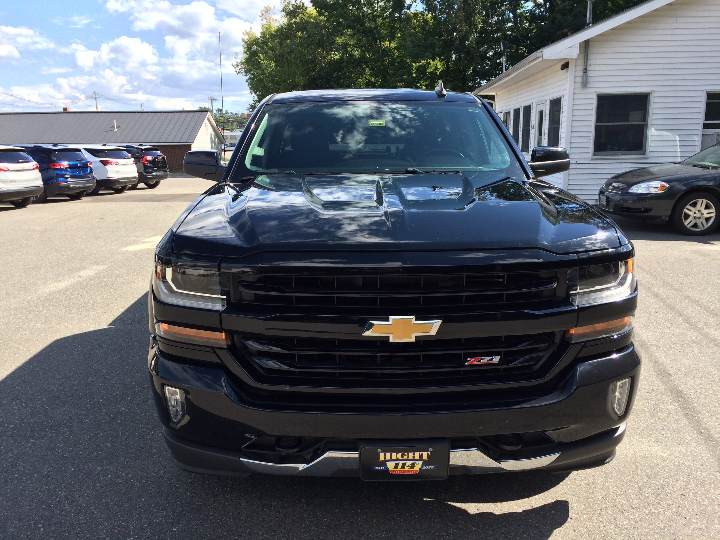 2019 Chevrolet Silverado Z71 photo 2