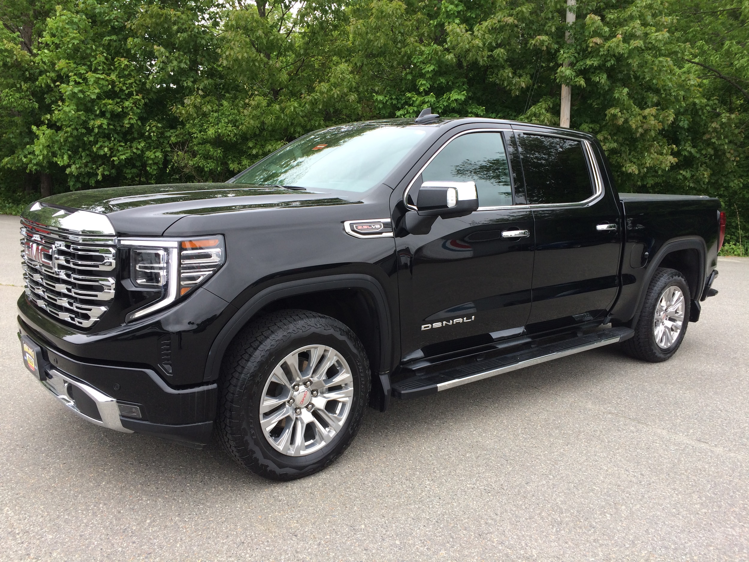 2023 GMC Sierra 4WD Crew Cab Short Box Denali's photo