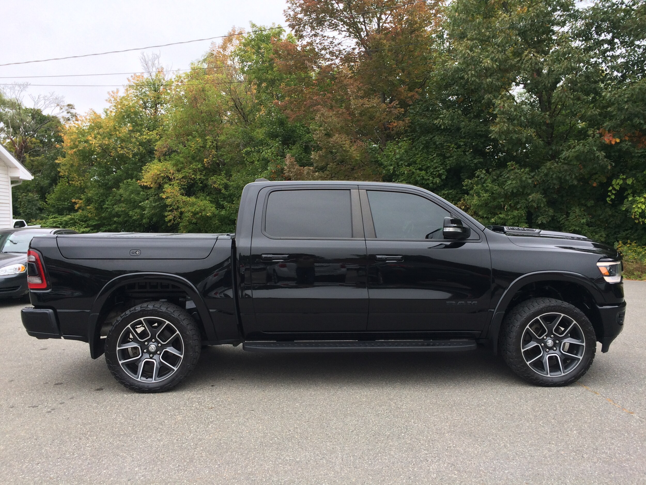2019 Ram 1500 Laramie photo 4