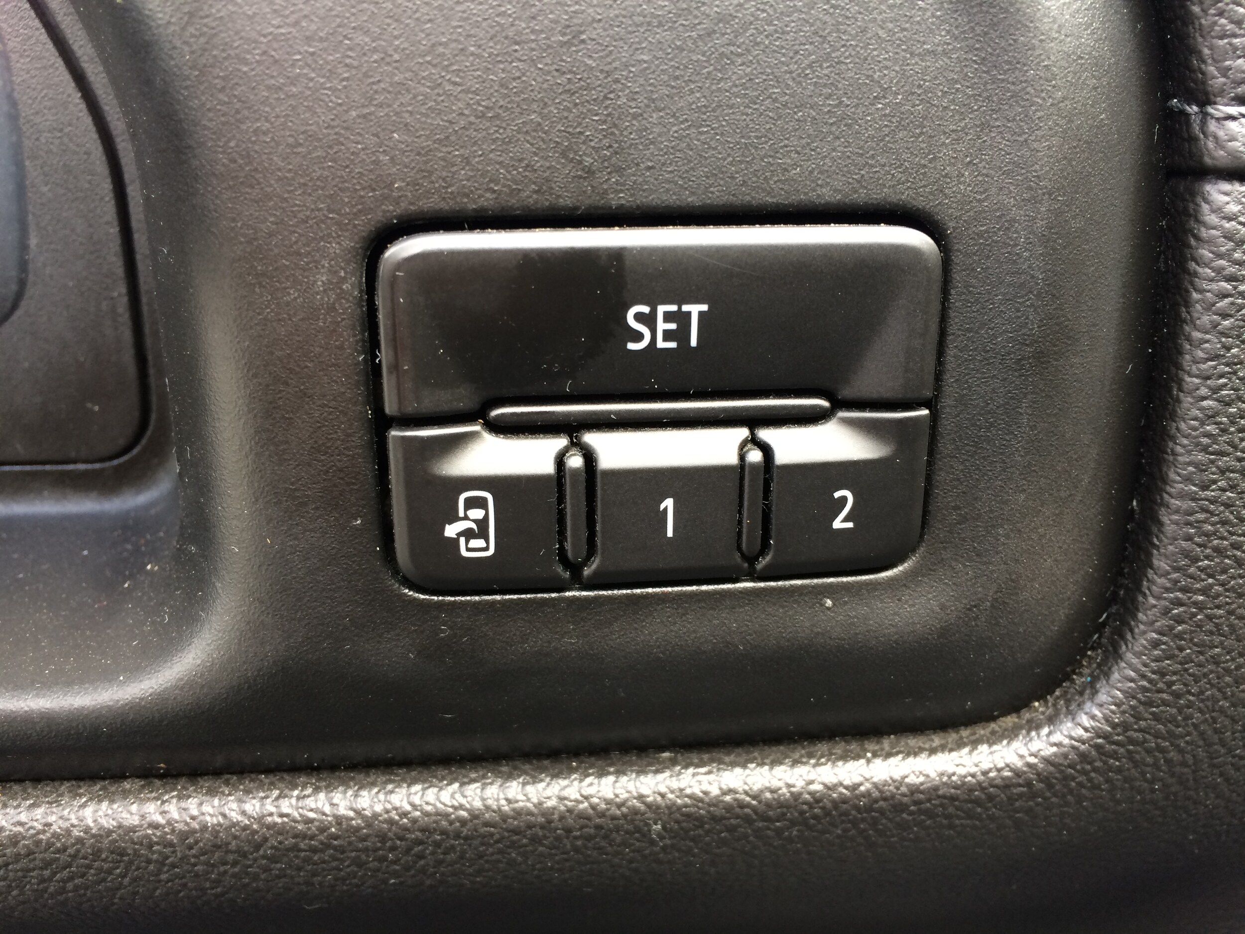 2021 Chevrolet Silverado 1500 LTZ - Photo 15