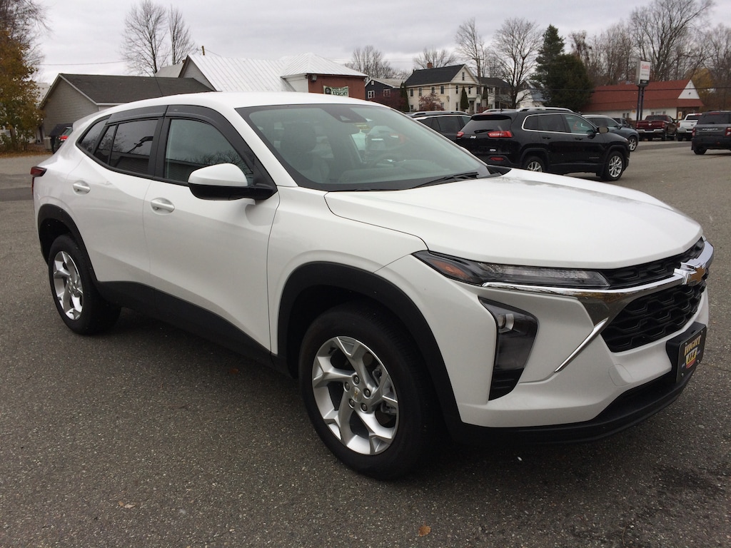 Used 2025 Chevrolet Trax LS SUV