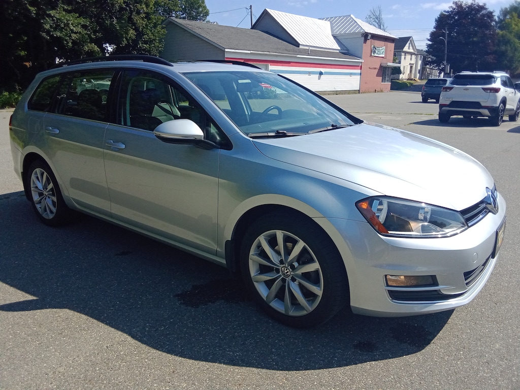 Used 2016 Volkswagen Golf Sportwagen TSI SE 4-Door Wagon