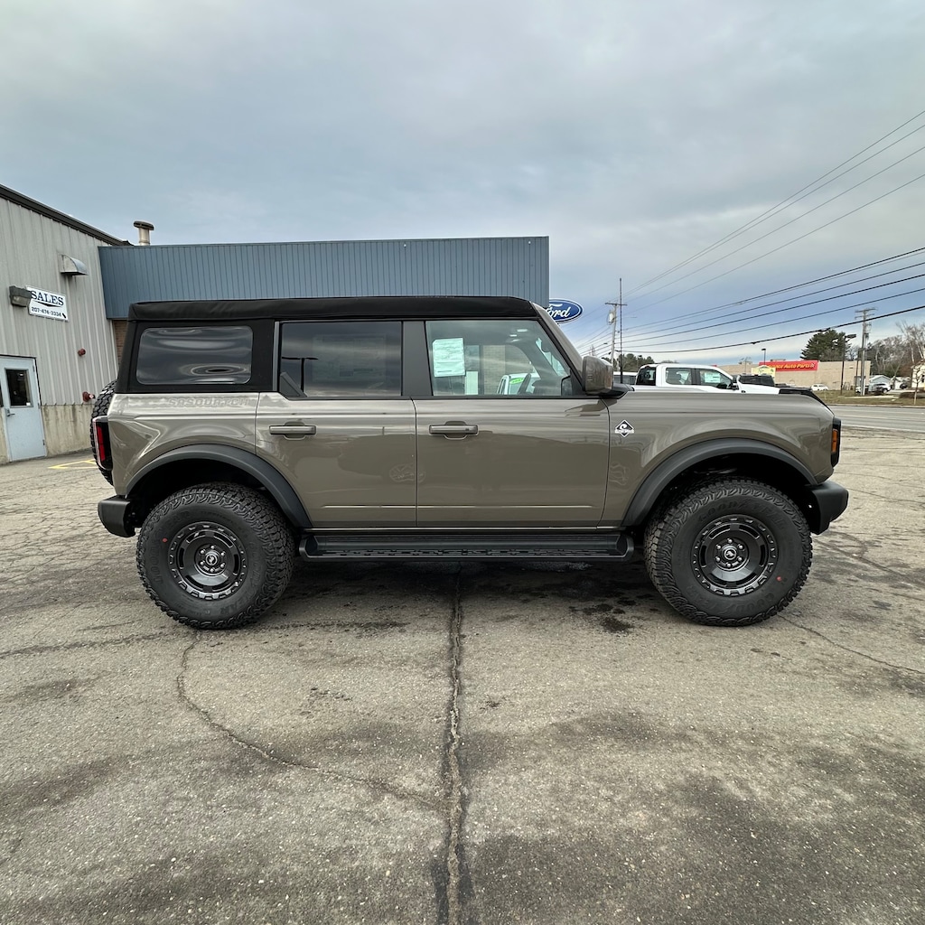 New 2025 Ford Bronco Outer Banks SUV
