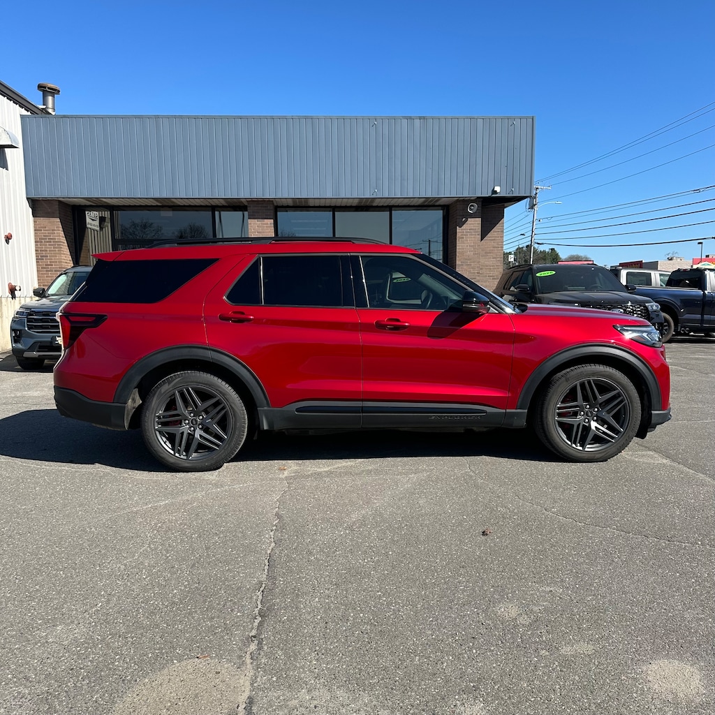 Used 2025 Ford Explorer ST SUV