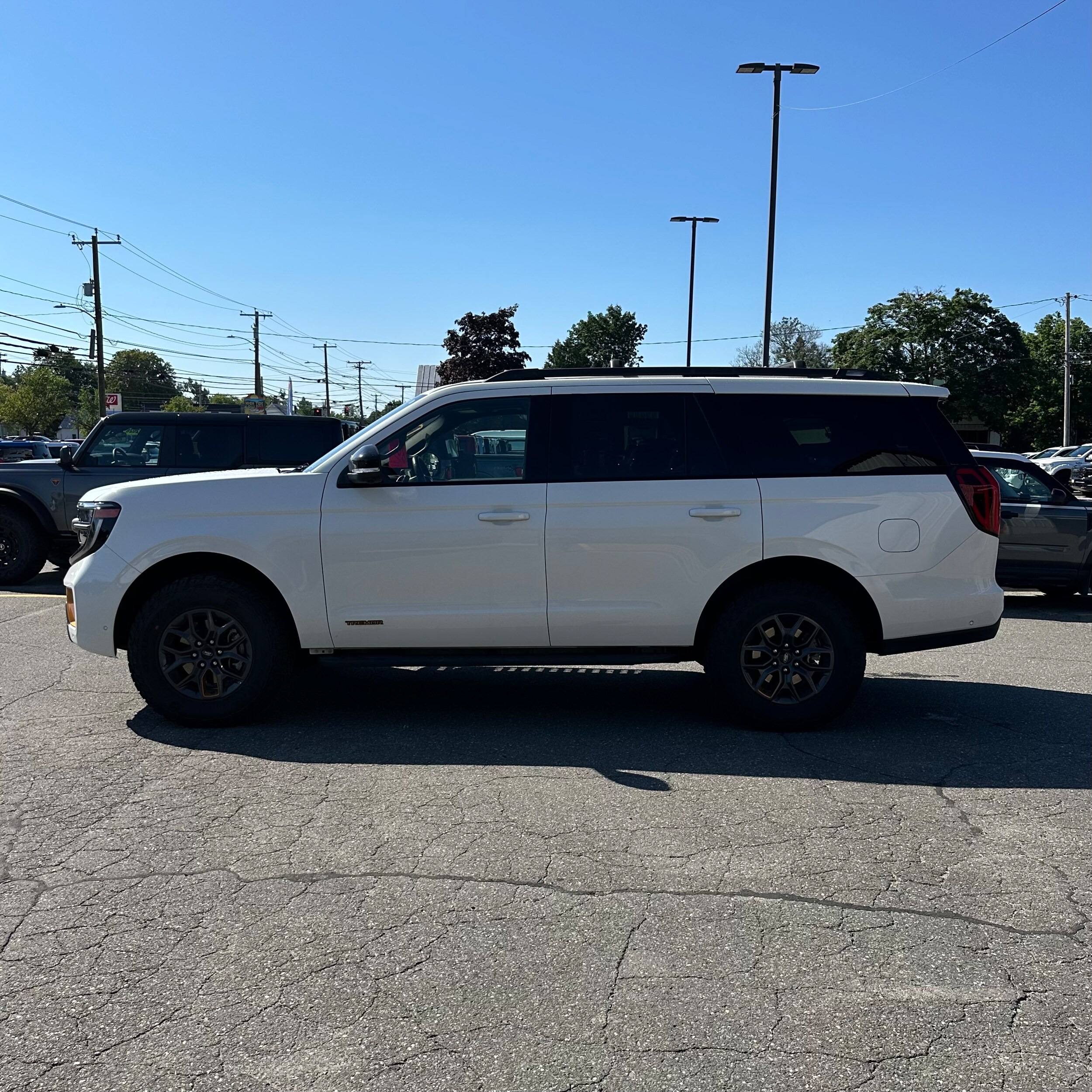2025 Ford Expedition Tremor - Photo 6