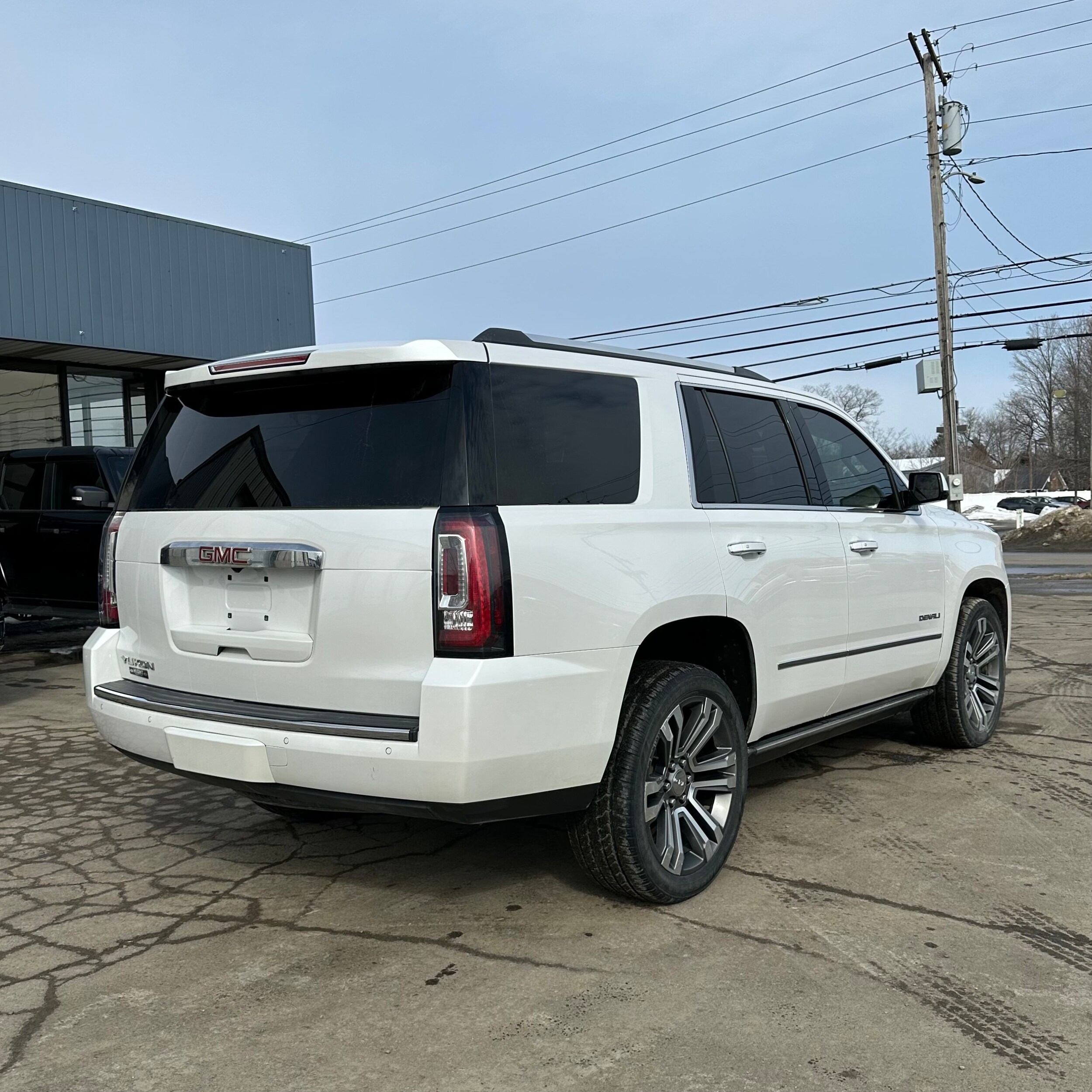2019 Gmc Yukon Denali photo 2