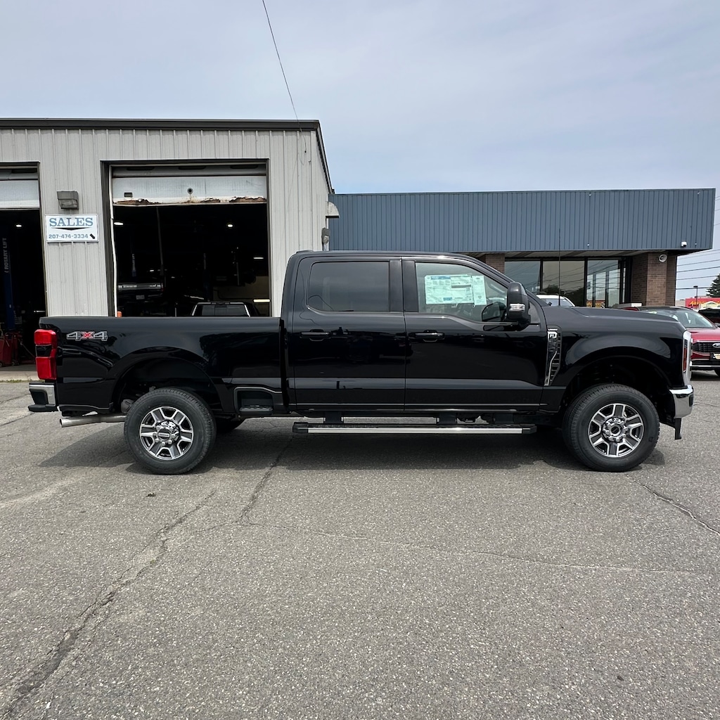 New 2026 Ford Super Duty F-350® Lariat® TRUCK