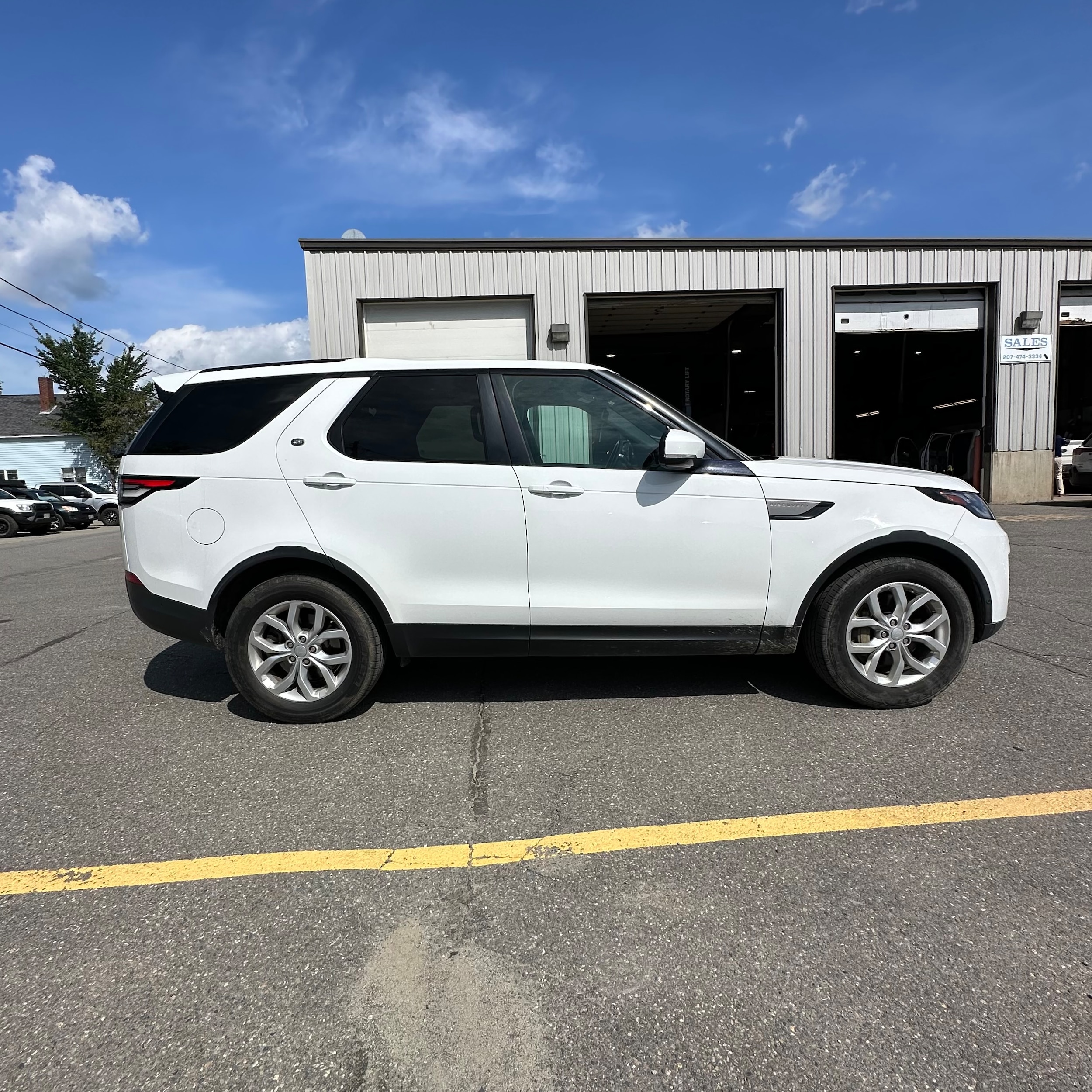 Used 2020 Land Rover Discovery SE with VIN SALRG2RV8L2421947 for sale in Skowhegan, ME