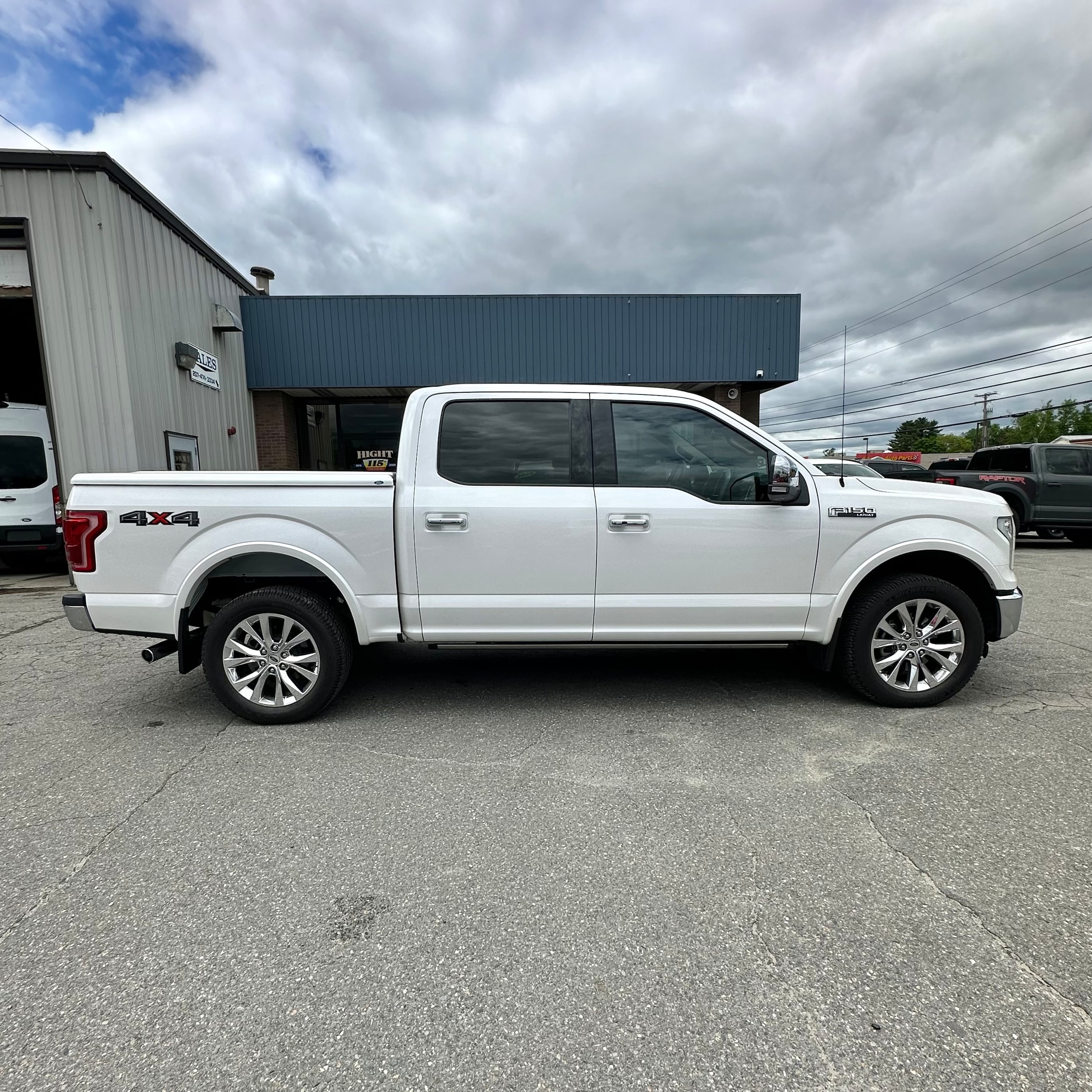 Vehicle Image 2