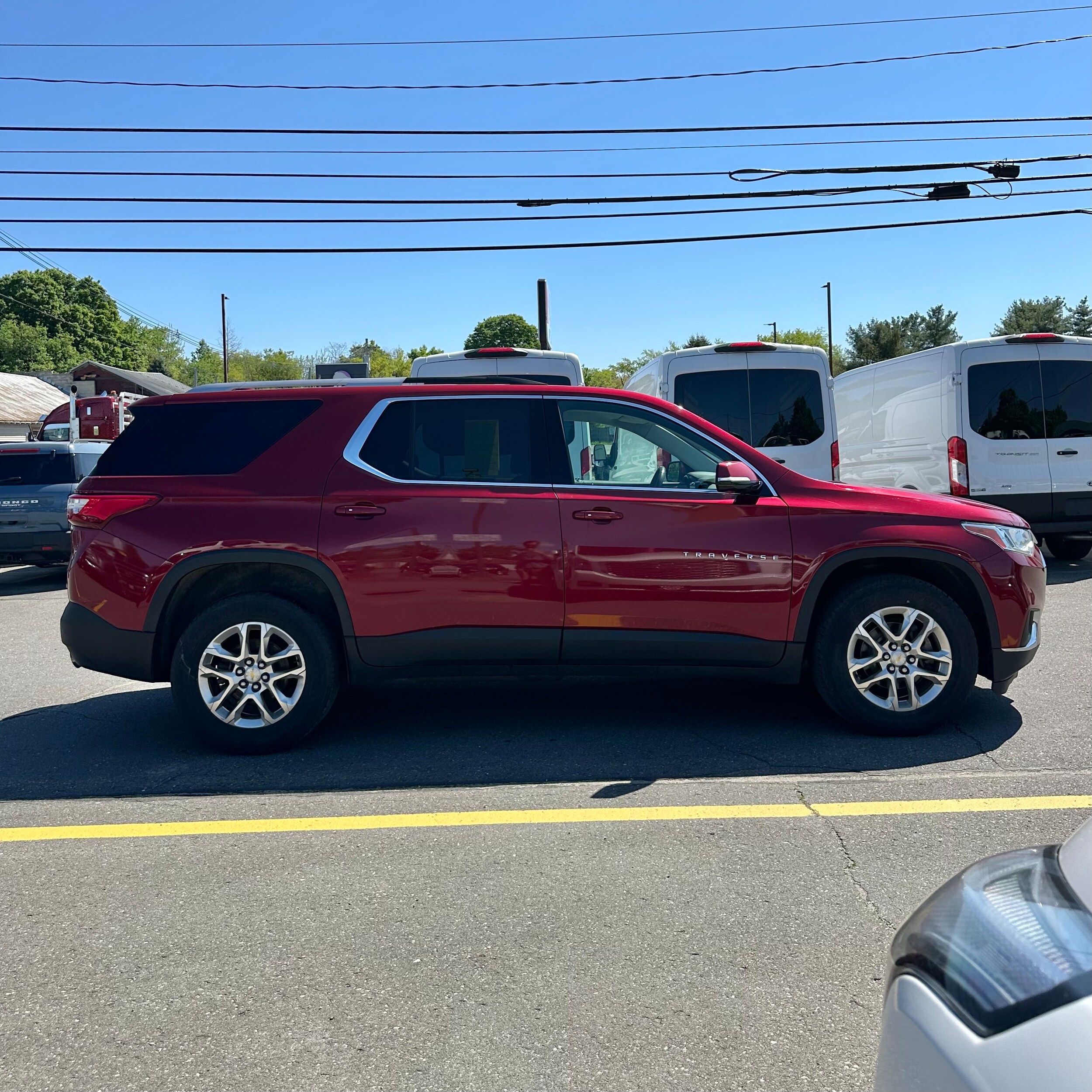 Used 2018 Chevrolet Traverse 1LT with VIN 1GNEVGKW5JJ171251 for sale in Skowhegan, ME
