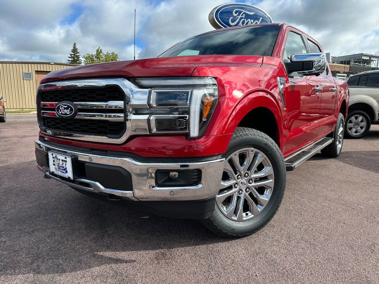 2025 Ford F-150 Lariat photo 2