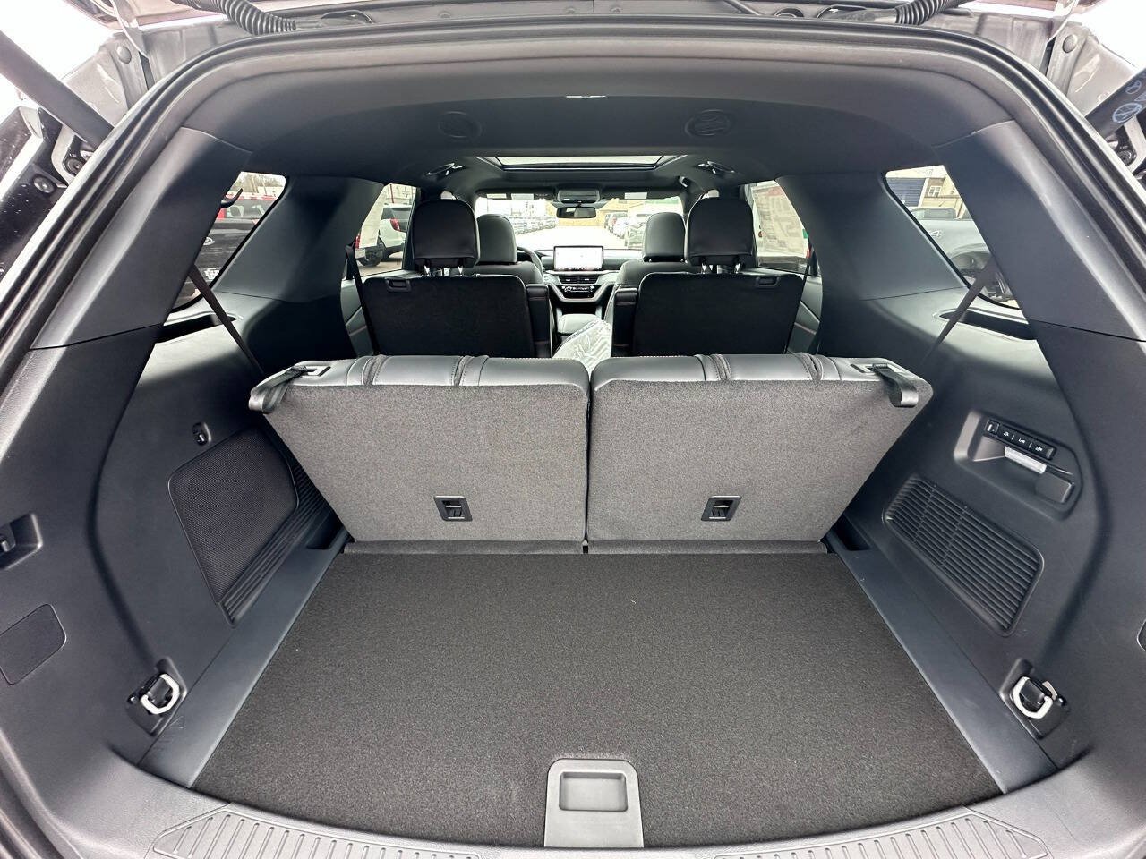 2026 Ford Explorer ST - Photo 10