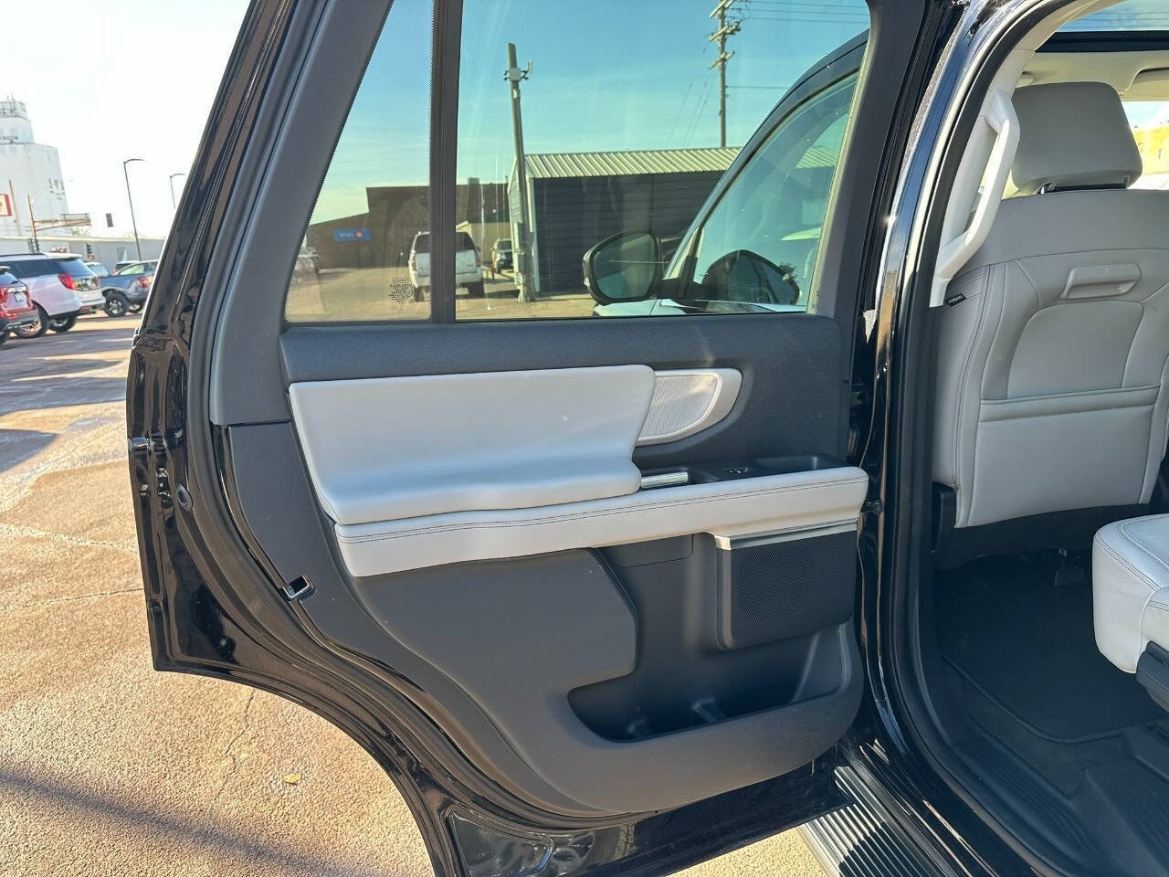 2025 Ford Expedition Active - Photo 14