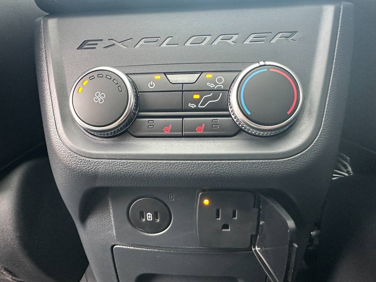 2026 Ford Explorer ST - Photo 47