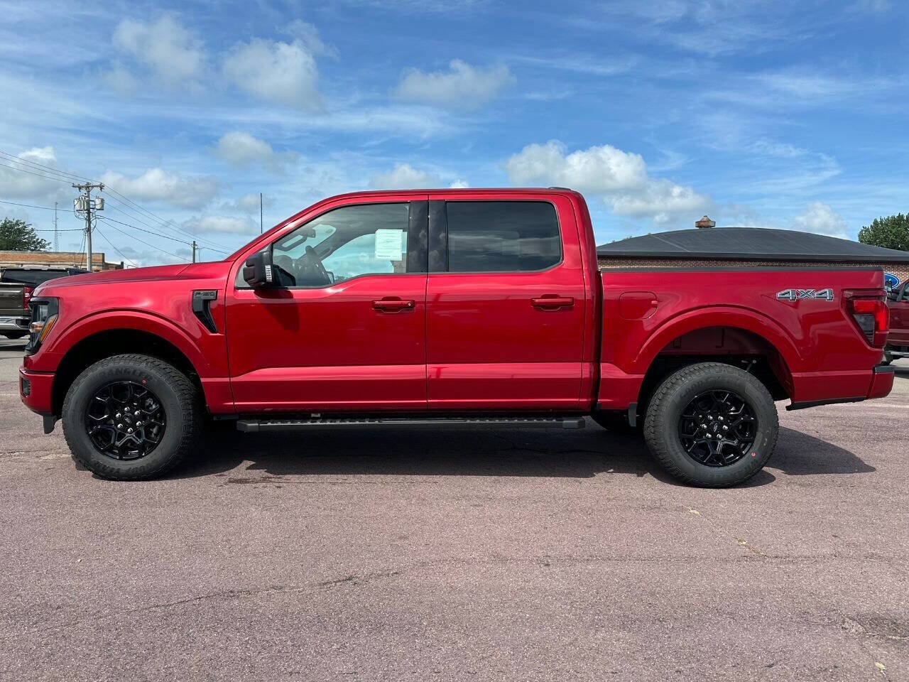 2025 Ford F-150 XLT photo 3