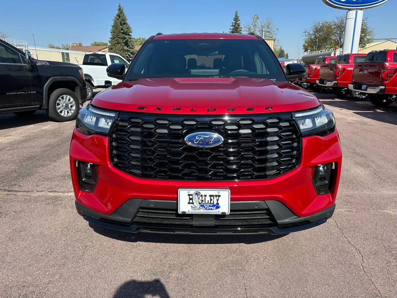 2025 Ford Explorer ST-Line photo 4