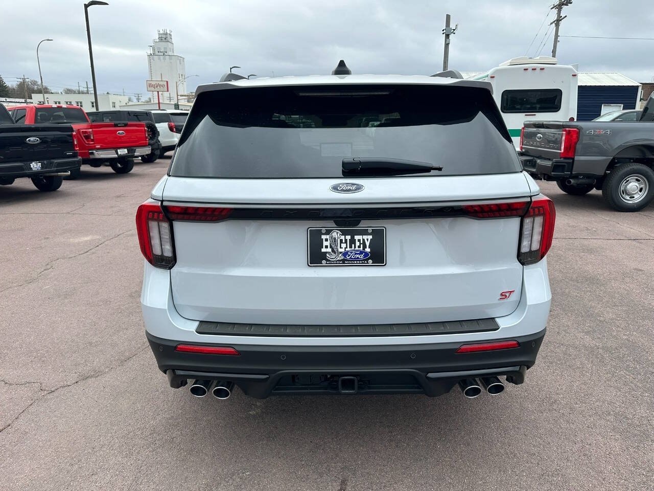 2026 Ford Explorer ST - Photo 7