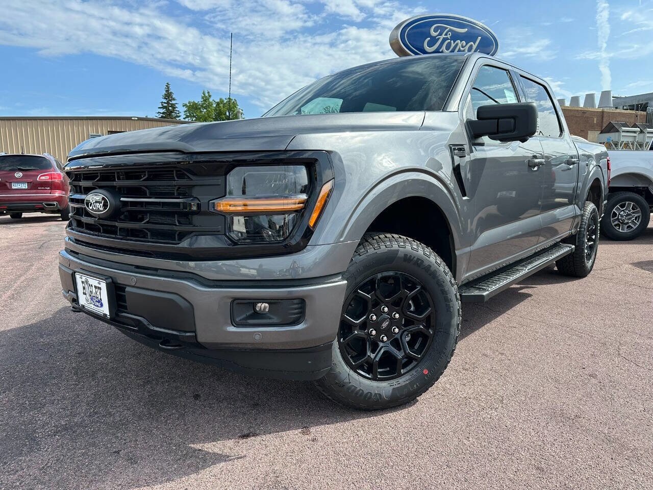 2025 Ford F-150 XLT photo 2