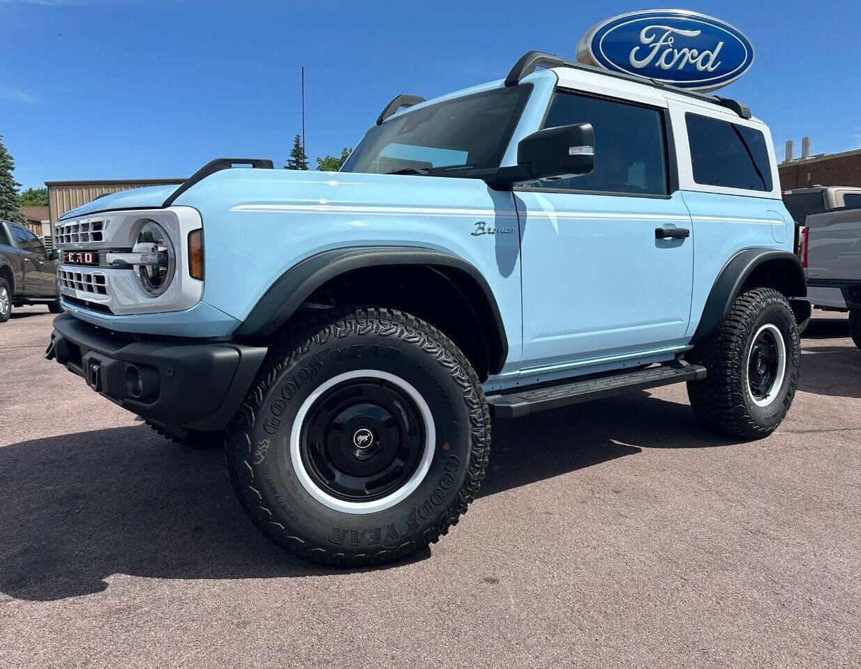 Used 2024 Ford Bronco 2-Door Heritage Limited Edition with VIN 1FMDE4EP8RLA44951 for sale in Windom, Minnesota