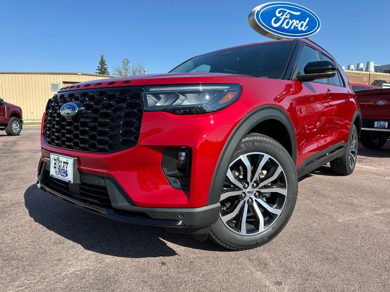 2025 Ford Explorer ST-Line photo 2