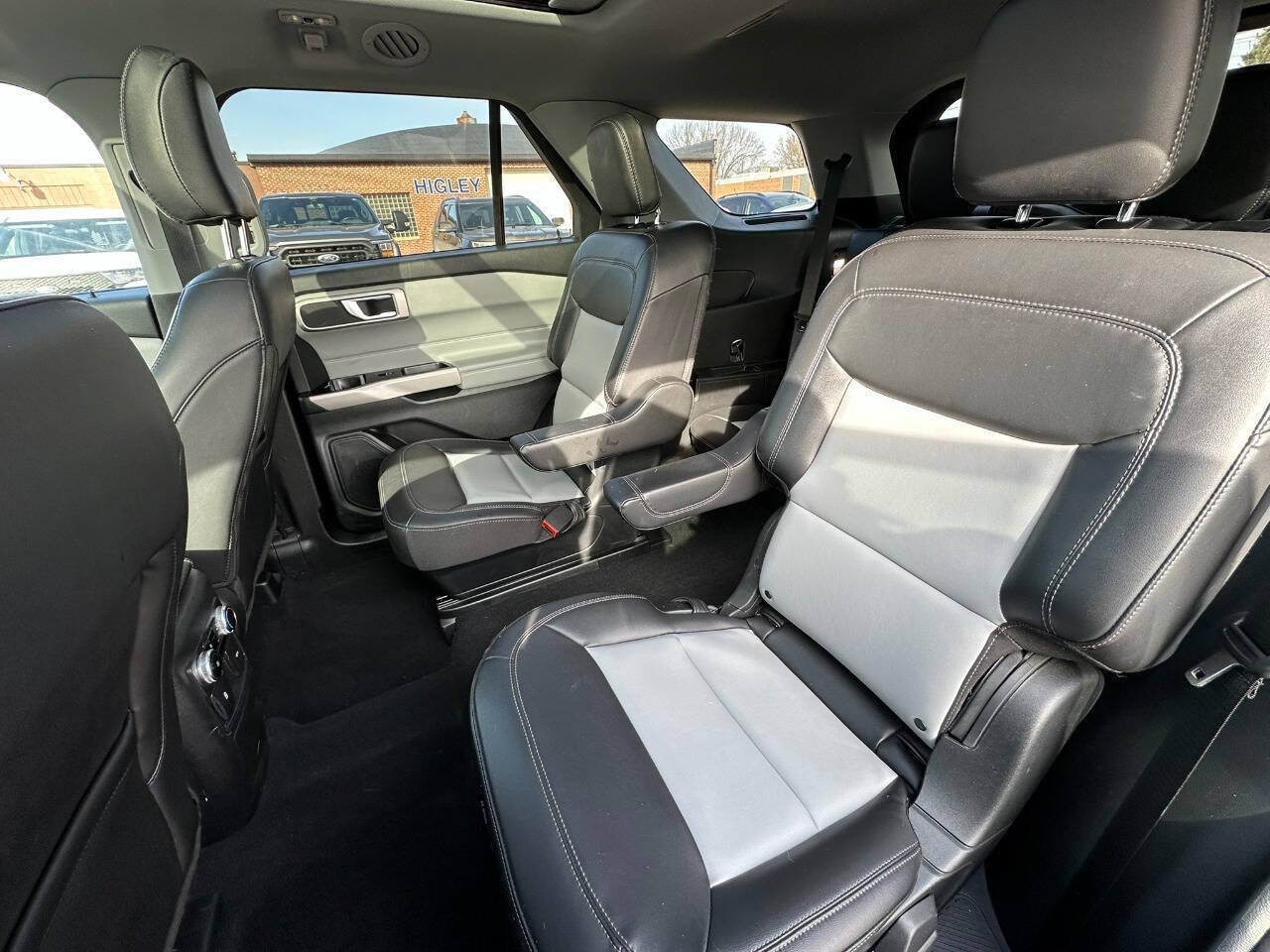 2024 Ford Explorer XLT - Photo 17