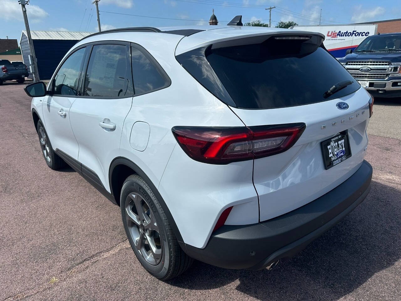 2026 Ford Escape ST-Line - Photo 9