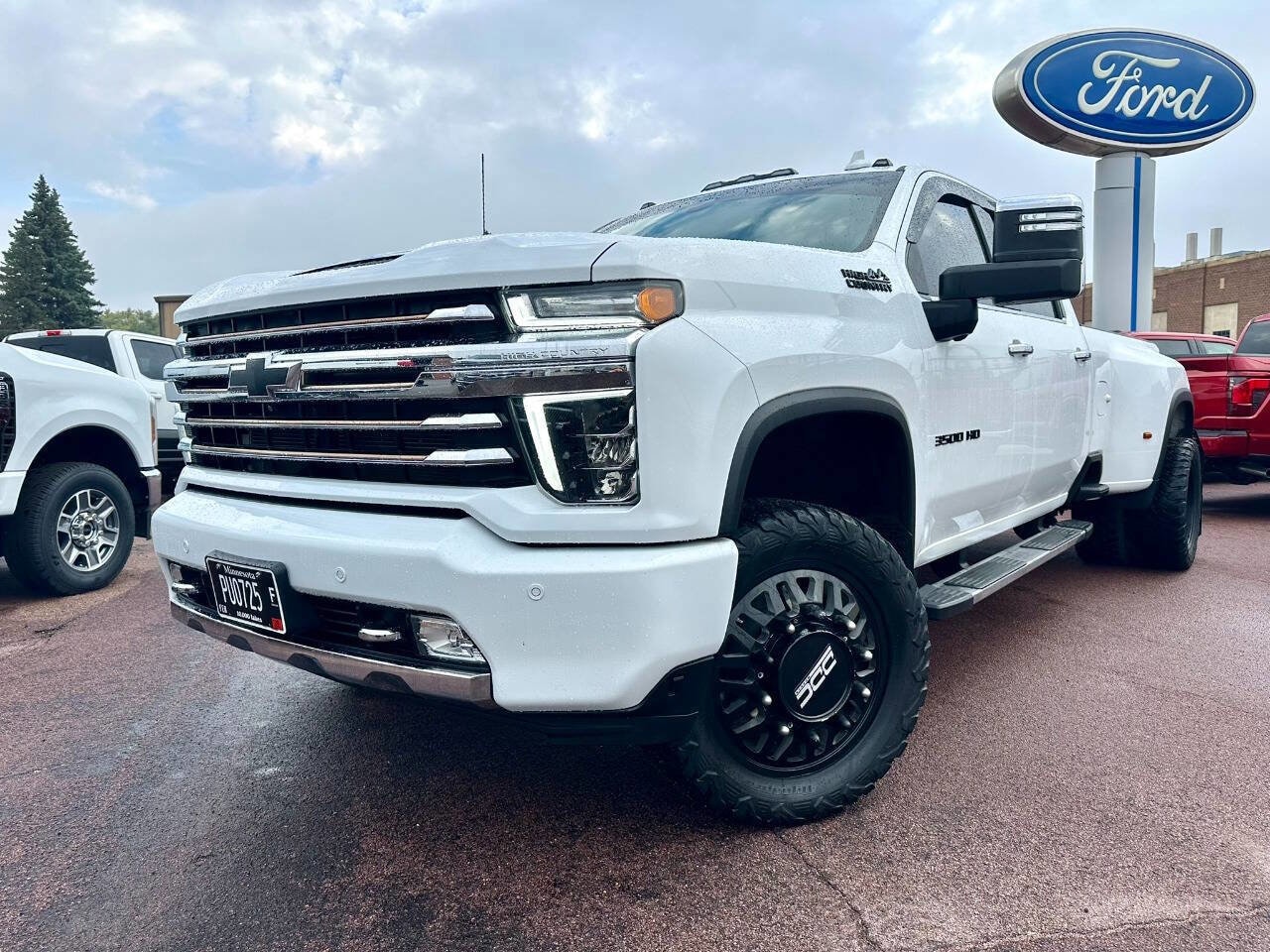 Used 2022 Chevrolet Silverado 3500HD High Country with VIN 1GC4YVEY1NF126300 for sale in Windom, Minnesota