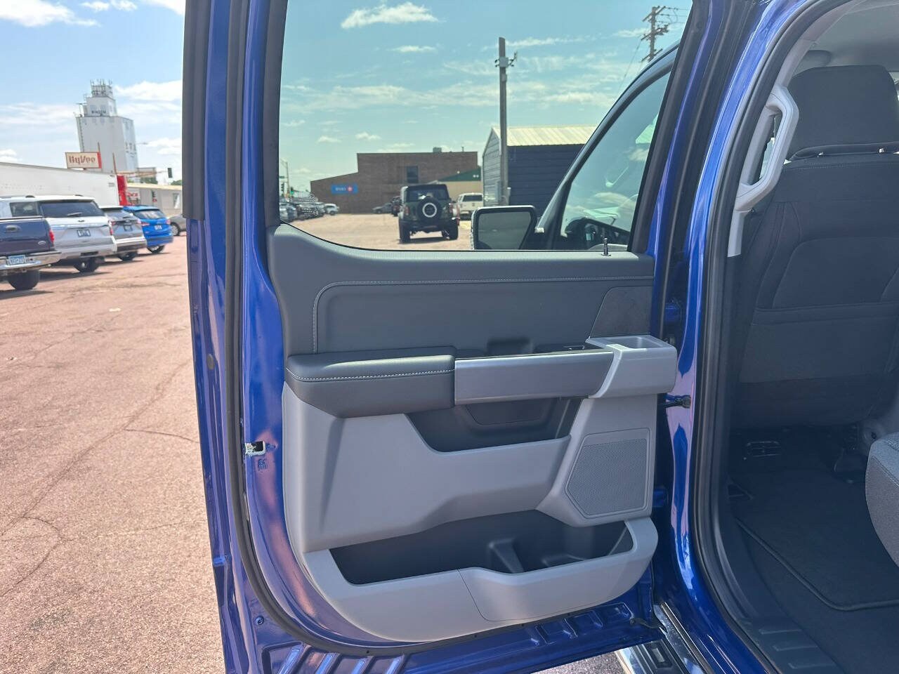 2026 Ford F-150 XLT - Photo 12