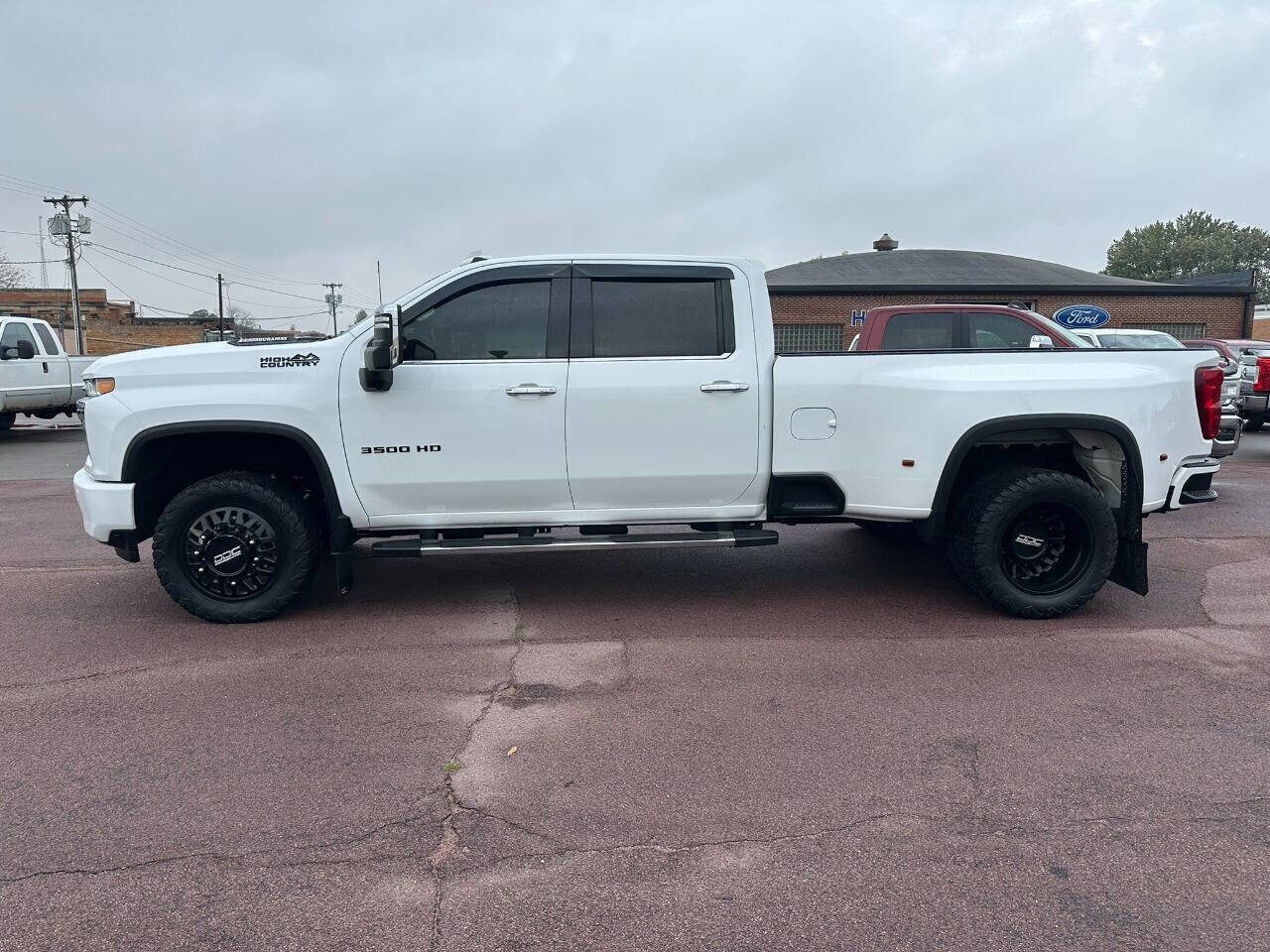 2022 Chevrolet Silverado 3500HD High Country photo 3