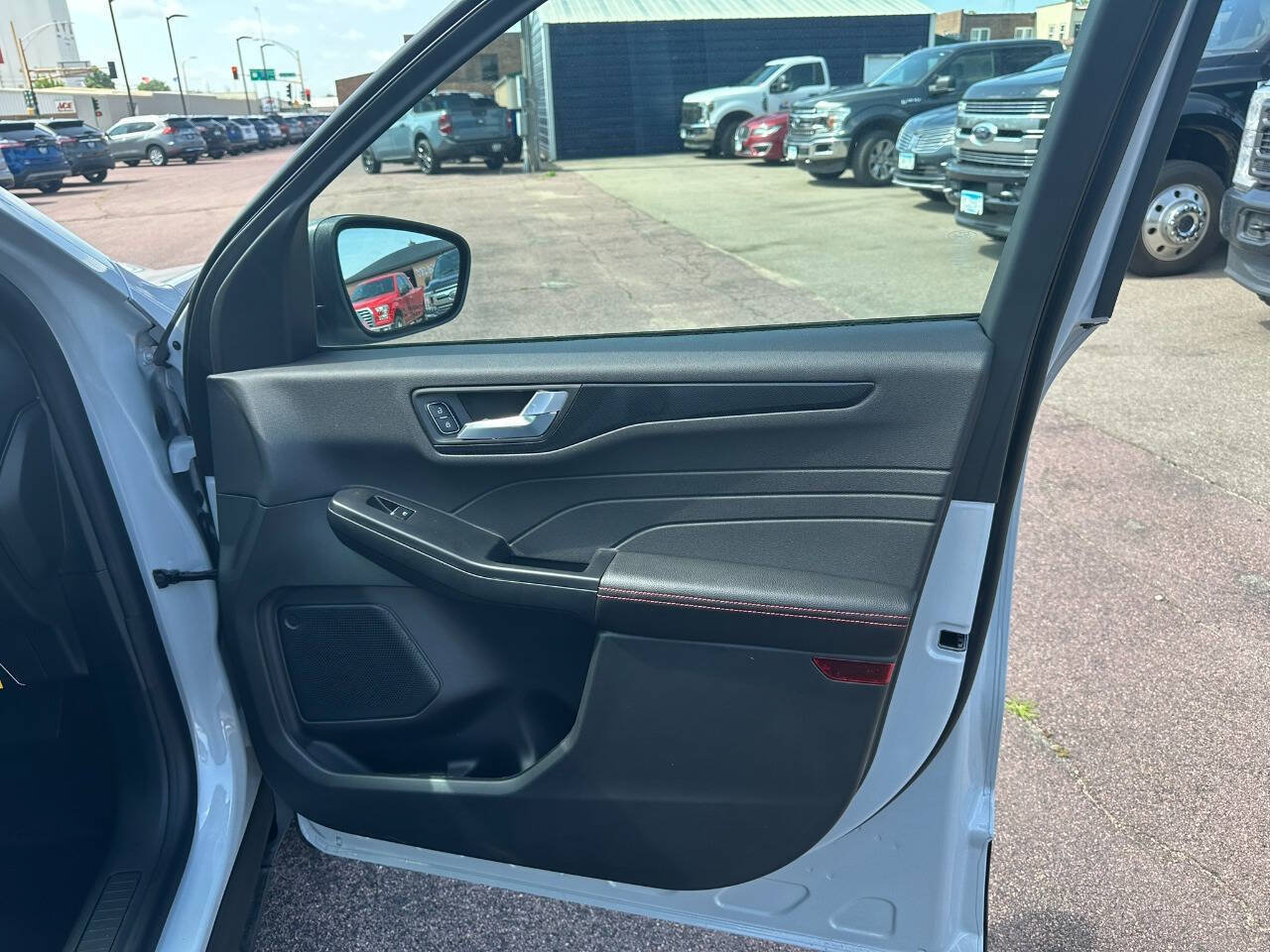 2026 Ford Escape ST-Line - Photo 15
