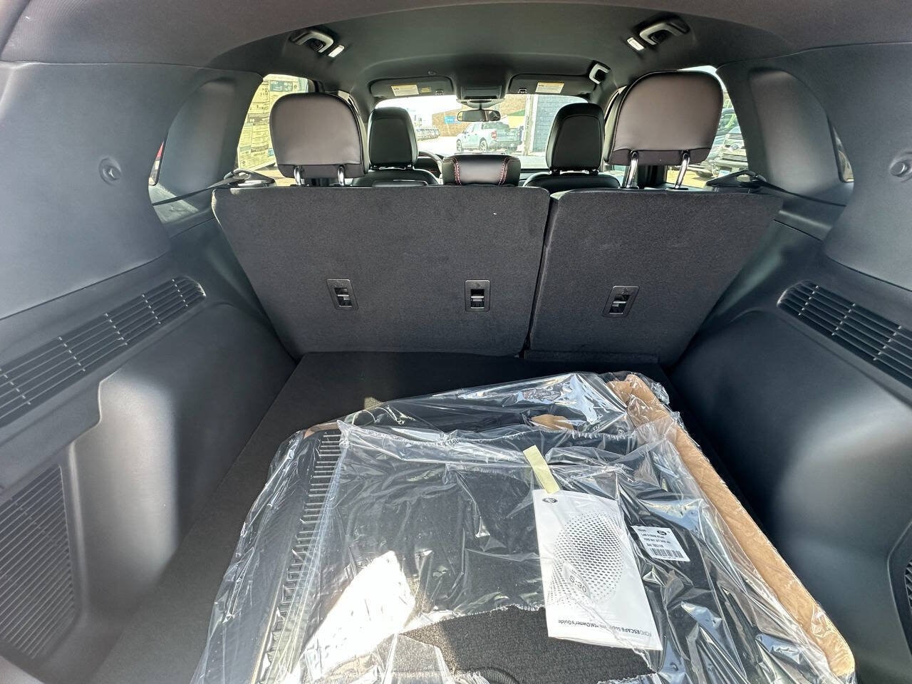 2026 Ford Escape ST-Line - Photo 11