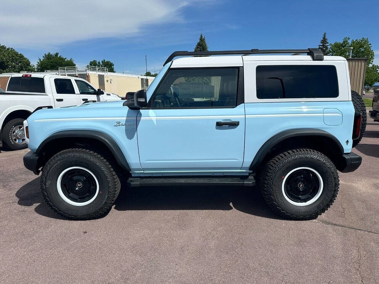 2024 Ford Bronco Heritage Limited First Edition photo 3