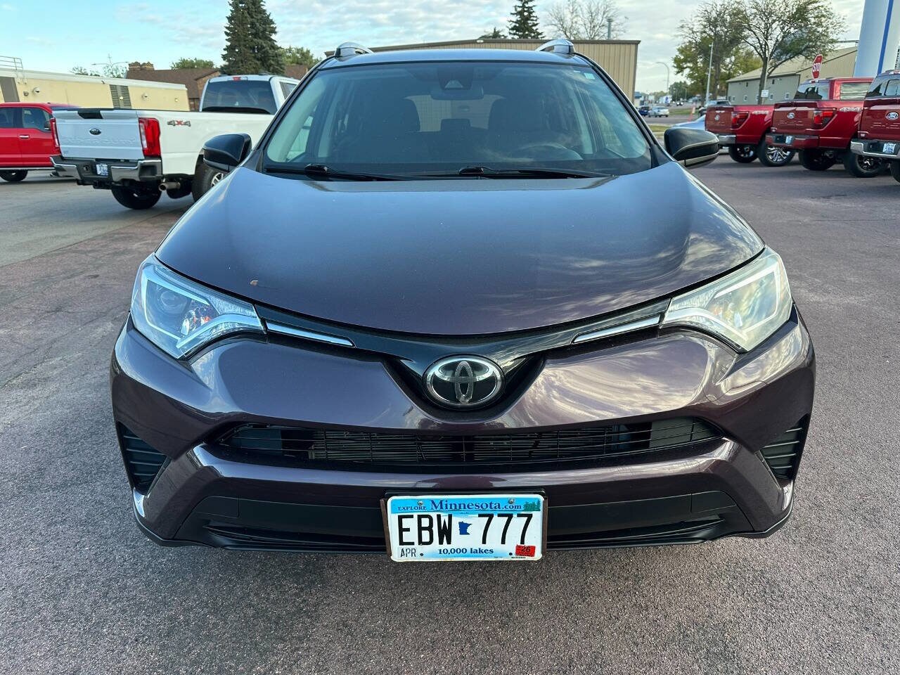 2017 Toyota RAV4 LE photo 4