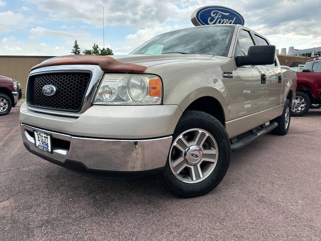 2008 Ford F-150 XLT photo 2