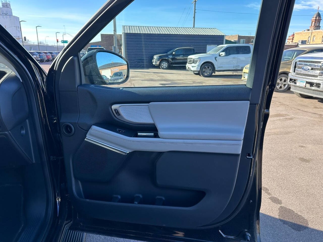 2025 Ford Expedition Active - Photo 15