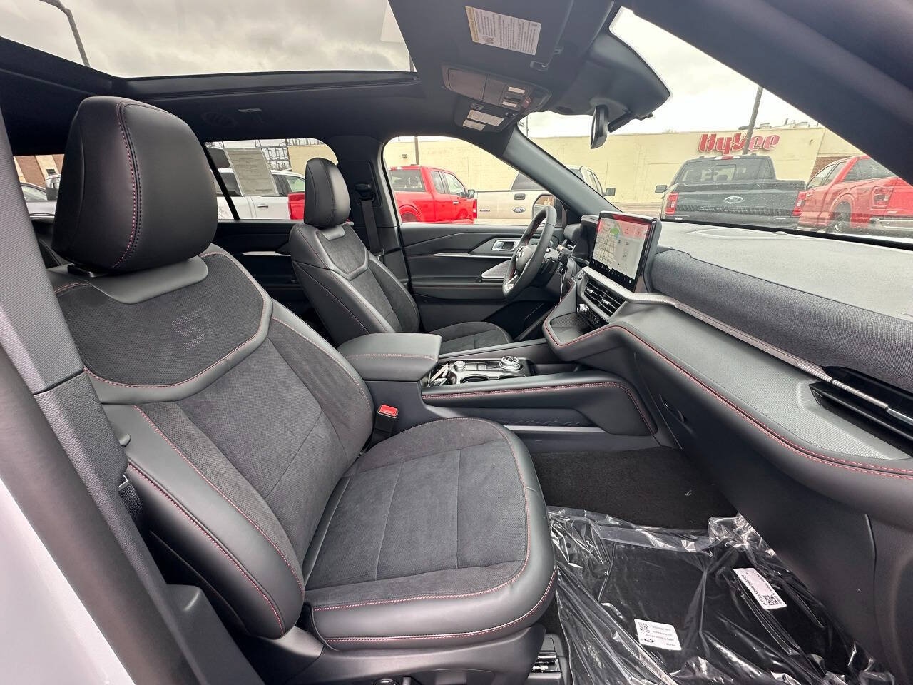 2026 Ford Explorer ST - Photo 21