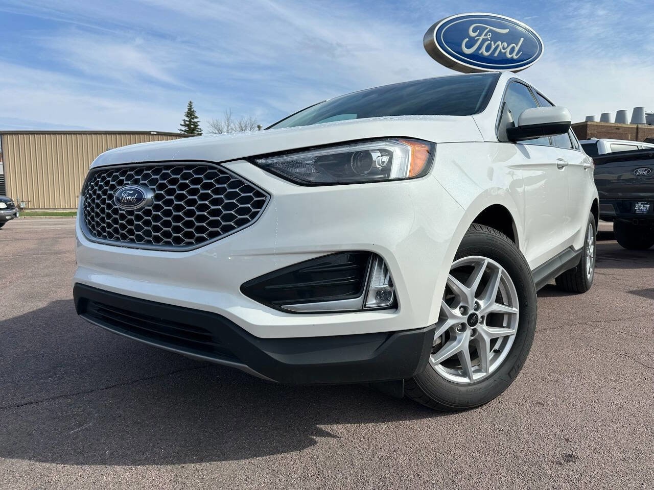 Used 2024 Ford Edge SEL with VIN 2FMPK4J96RBA56738 for sale in Windom, Minnesota