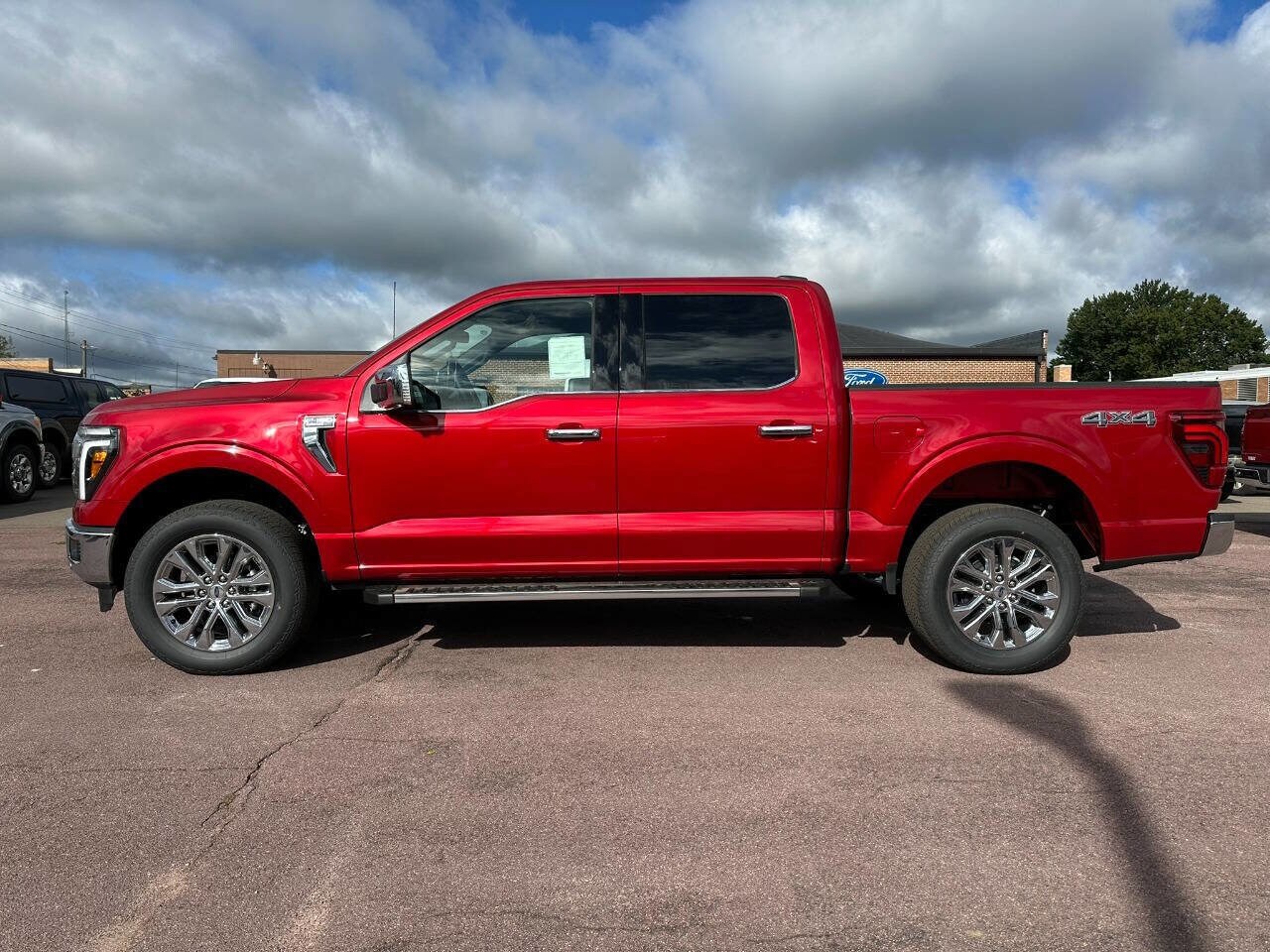 2025 Ford F-150 Lariat photo 3