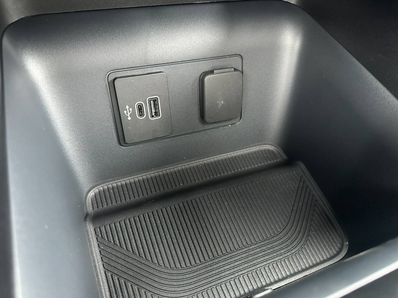 2026 Ford Explorer ST - Photo 35