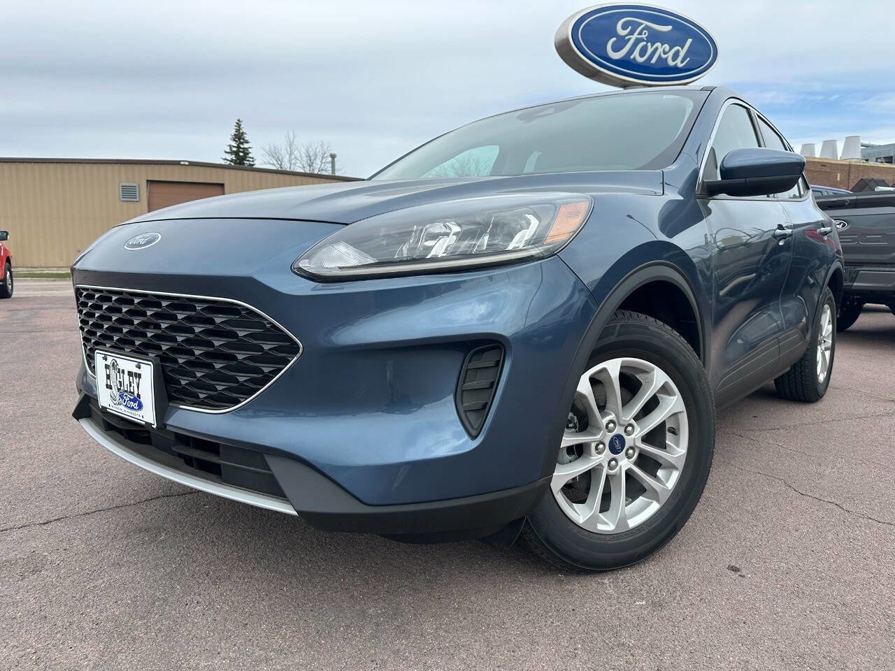 Used 2020 Ford Escape SE with VIN 1FMCU9G64LUC25336 for sale in Windom, Minnesota