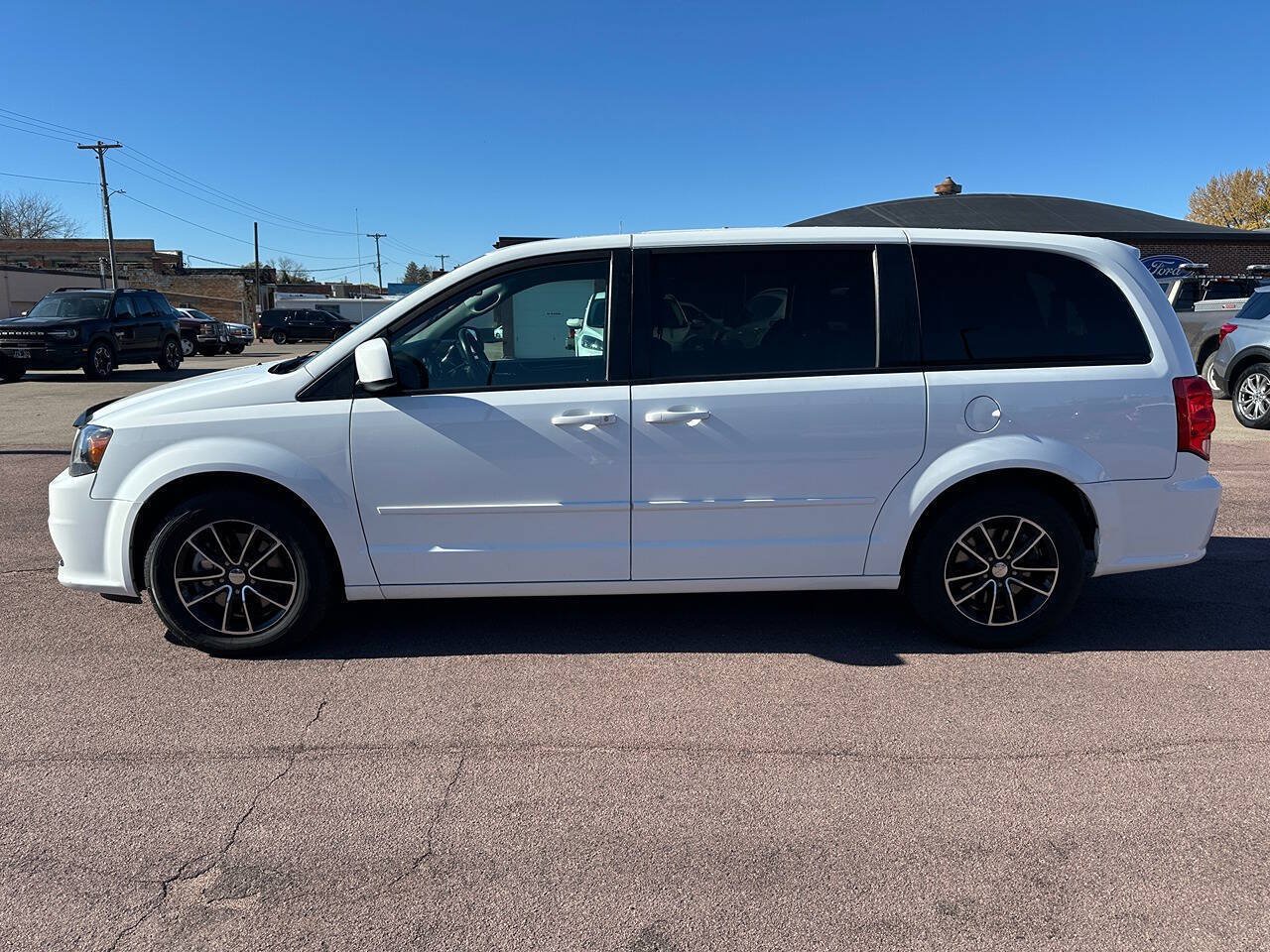 Used 2017 Dodge Grand Caravan SXT Van
