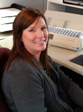 Staff member Julie Peters from ID_10e9ed1d8e3d