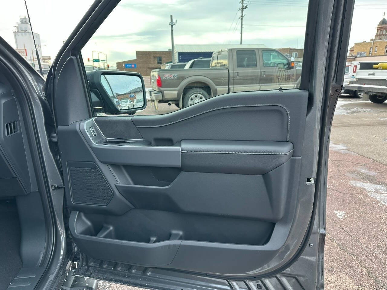 2026 Ford F-150 XLT - Photo 12
