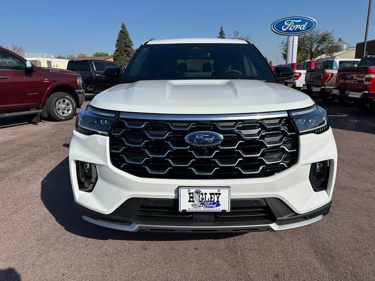 2025 Ford Explorer Platinum photo 4