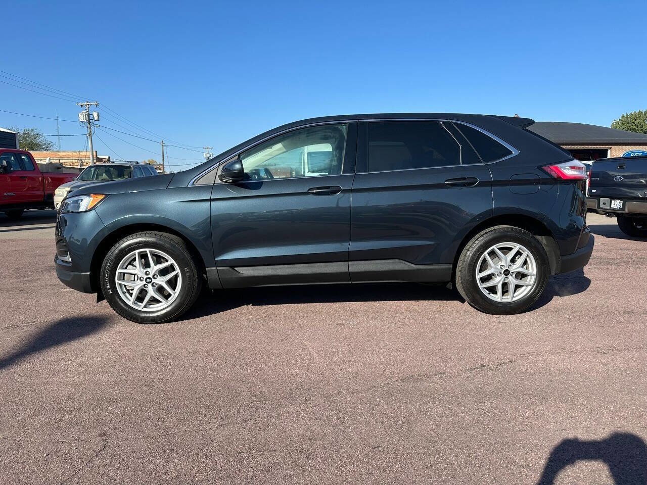 2023 Ford Edge SEL photo 3