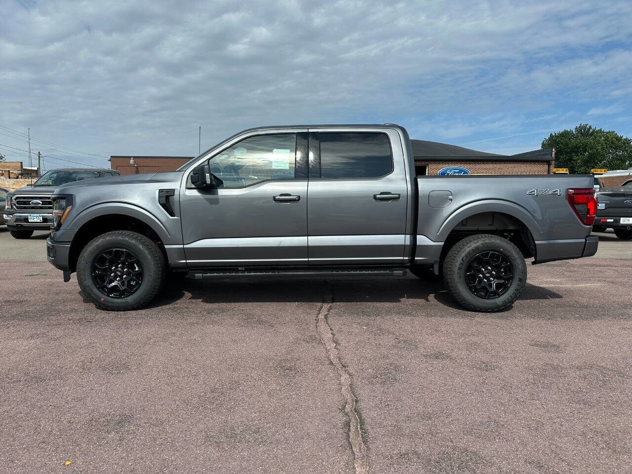2025 Ford F-150 XLT photo 3