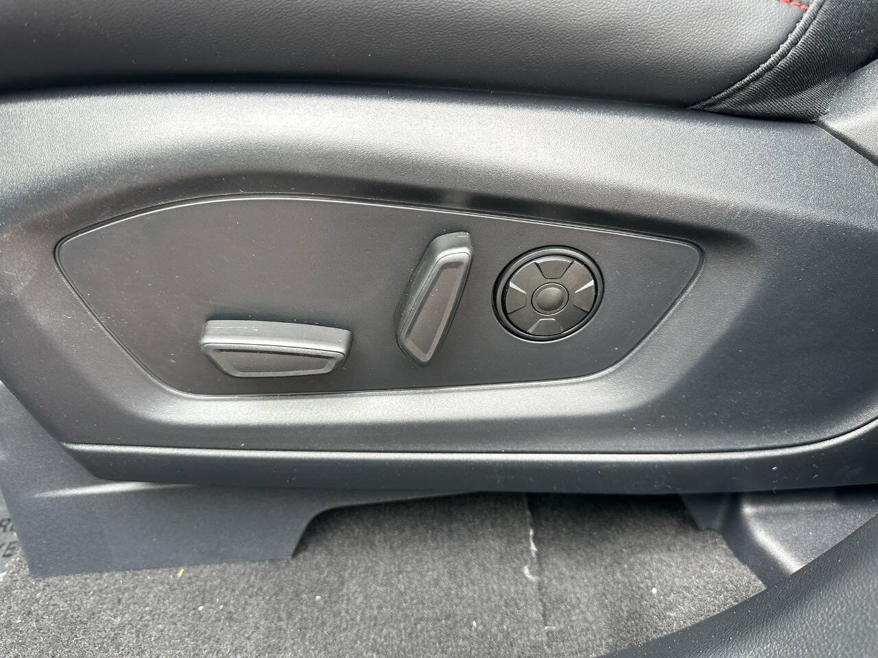 2026 Ford Explorer ST - Photo 43